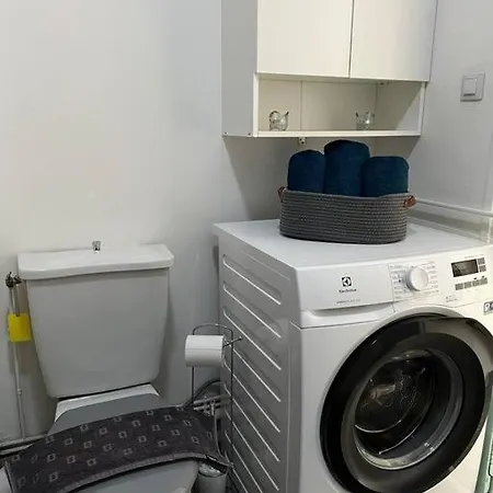 Joli Avec Parking Prive, Bien Situe *