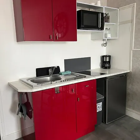 Joli Avec Parking Prive, Bien Situe * 물랭