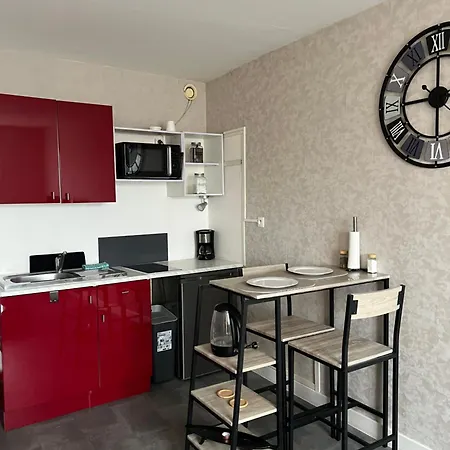 Joli Avec Parking Prive, Bien Situe 아파트